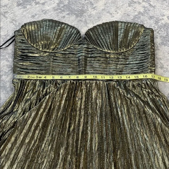 New Rebecca Vallance Josie Metallic Plisse Lame Gown Maxi Dress Gold Sz 12 - Picture 11 of 13